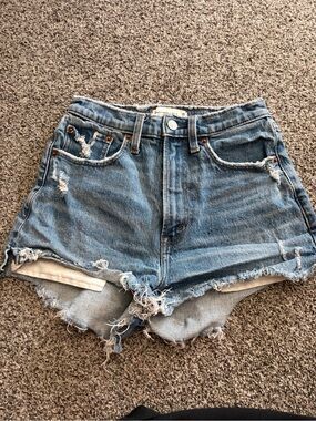 Abercrombie & Fitch Curve Love High Rise Distressed Denim Shorts Size 25
